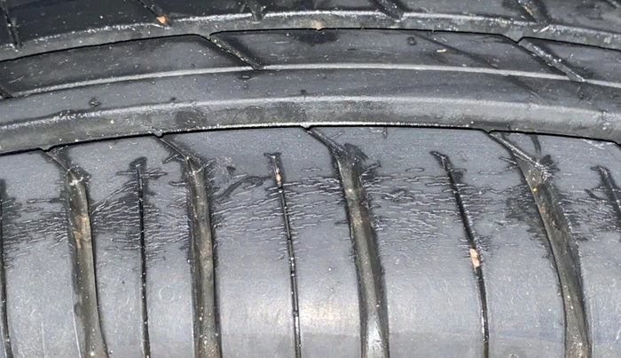 2022 Tata PUNCH ACCOMPLISHED AMT, Petrol, Automatic, 13,104 km, Right Rear Tyre Tread