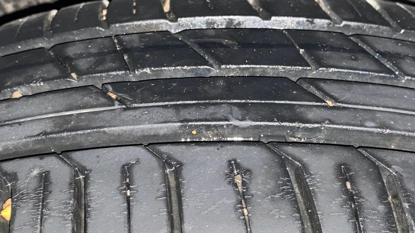 2022 Tata PUNCH ACCOMPLISHED AMT, Petrol, Automatic, 13,104 km, Left Rear Tyre Tread