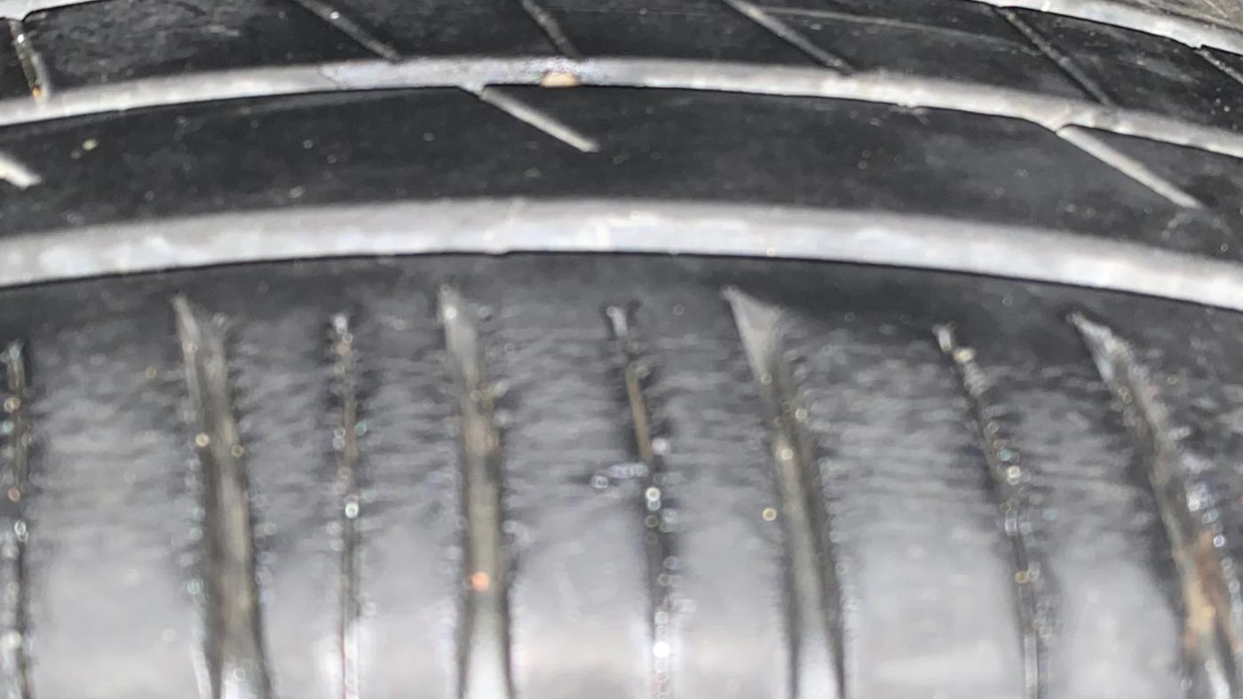 2022 Tata PUNCH ACCOMPLISHED AMT, Petrol, Automatic, 13,104 km, Left Front Tyre Tread