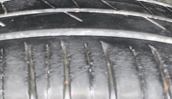 2022 Tata PUNCH ACCOMPLISHED AMT, Petrol, Automatic, 13,104 km, Left Front Tyre Tread