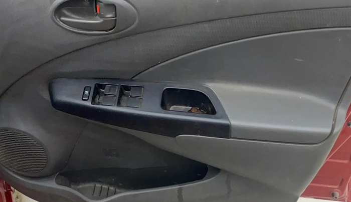 2013 Toyota Etios Liva G, Petrol, Manual, 76,410 km, Driver Side Door Panels Control