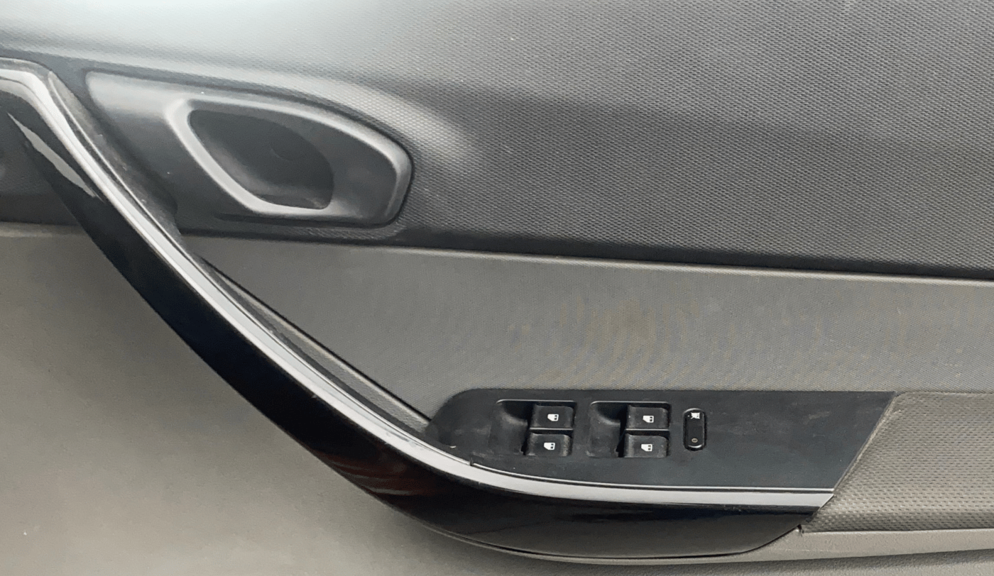2017 Tata TIGOR XT PETROL, Petrol, Manual, 92,098 km, Driver Side Door Panels Control