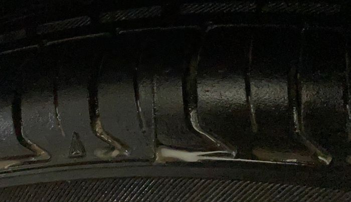 2014 Hyundai i10 SPORTZ 1.1, Petrol, Manual, 55,951 km, Right Front Tyre Tread