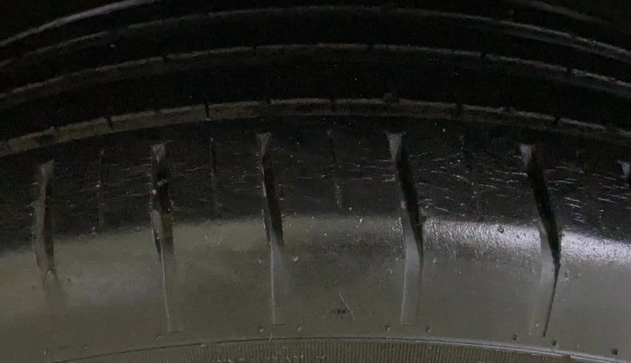 2022 Maruti Baleno SIGMA PETROL 1.2, Petrol, Manual, 35,241 km, Right Front Tyre Tread