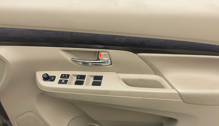 2023 Maruti Ertiga ZXI+ SHVS, Petrol, Manual, 38,152 km, Driver Side Door Panels Control