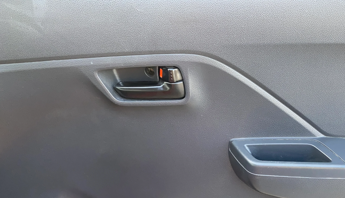 2024 Maruti Alto K10 VXI, Petrol, Manual, 14,589 km, Driver Side Door Panels Control