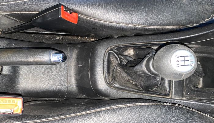 2015 Maruti Swift VXI, Petrol, Manual, 49,667 km, Gear Lever