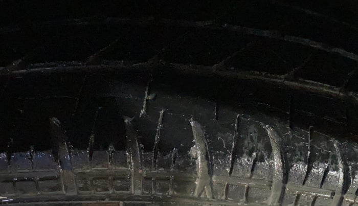 2015 Maruti Swift VXI, Petrol, Manual, 49,667 km, Right Rear Tyre Tread