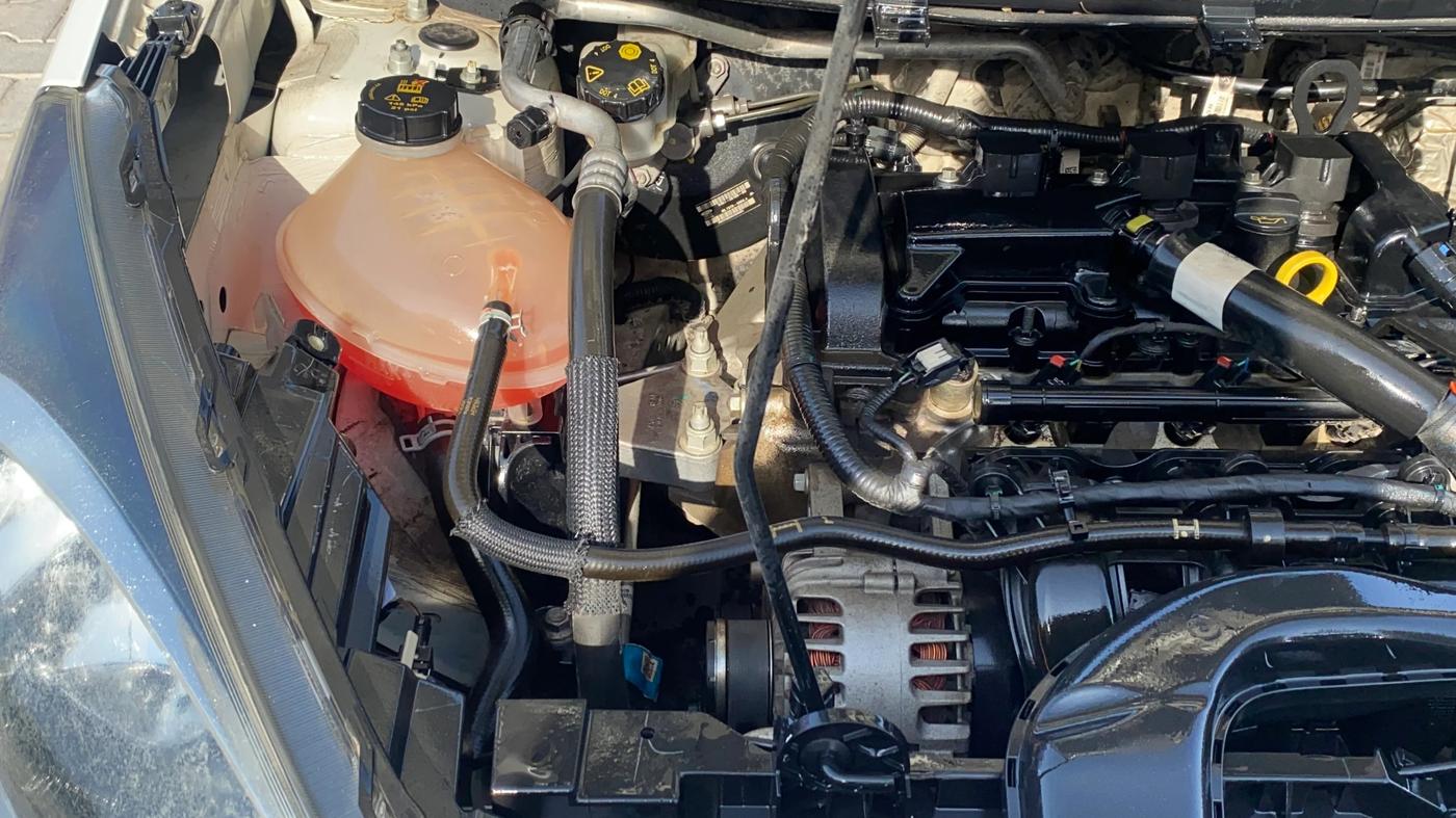 2020 Ford New Figo TITANIUM 1.2 PETROL MT, Petrol, Manual, 46,415 km, Engine View - Right