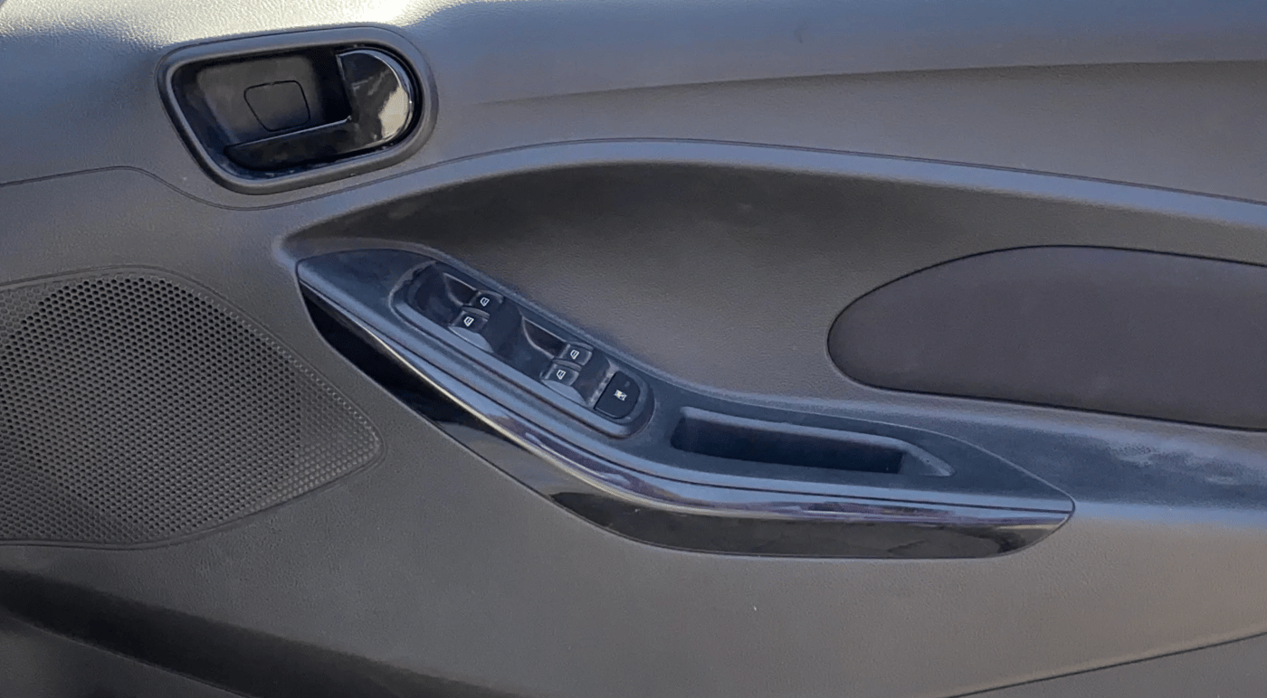 2020 Ford New Figo TITANIUM 1.2 PETROL MT, Petrol, Manual, 46,415 km, Driver Side Door Panels Control