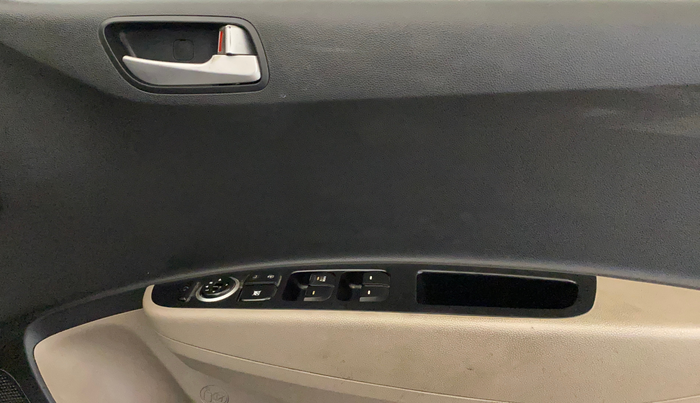 2015 Hyundai Xcent S 1.2, Petrol, Manual, 18,297 km, Driver Side Door Panels Control