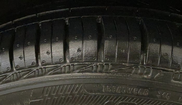 2015 Hyundai Xcent S 1.2, Petrol, Manual, 18,297 km, Right Front Tyre Tread