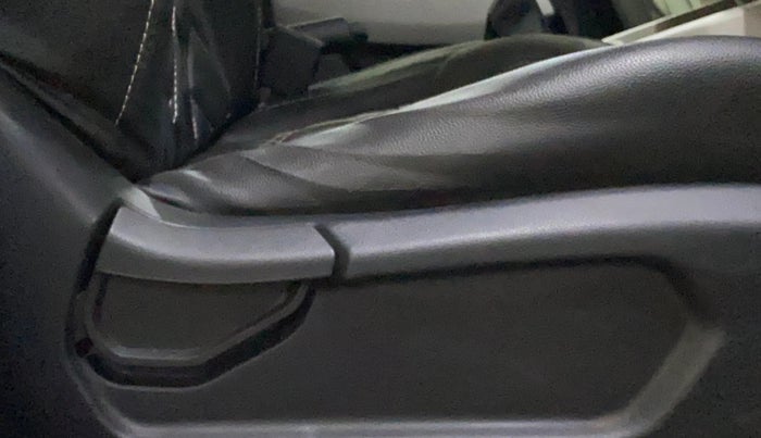 2023 Hyundai VENUE SX(O) 1.0 Turbo DCT Knight Edition, Petrol, Automatic, 42,595 km, Driver Side Adjustment Panel