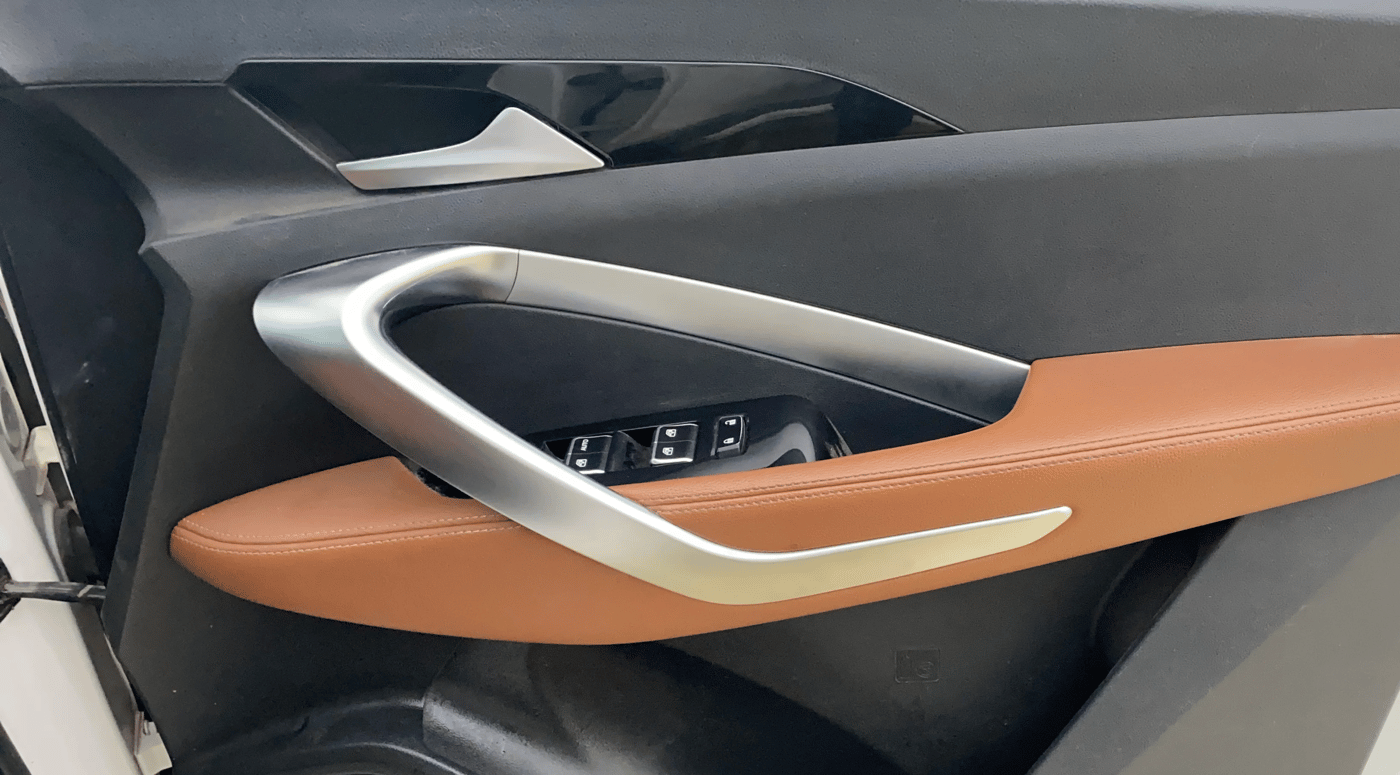 2022 MG HECTOR PLUS SHARP 1.5 PETROL TURBO DCT 6-STR DUAL TONE, Petrol, Automatic, 73,561 km, Driver Side Door Panels Control