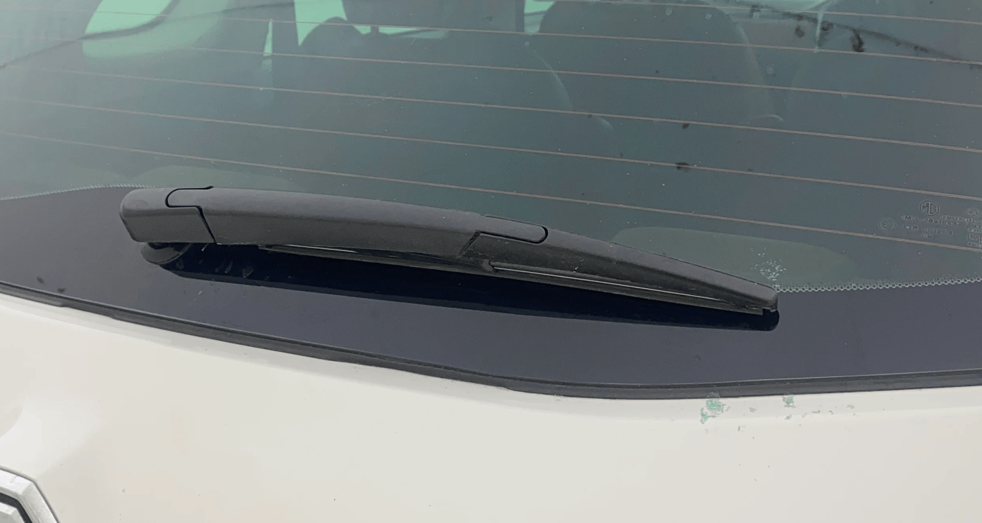 2022 MG HECTOR PLUS SHARP 1.5 PETROL TURBO DCT 6-STR DUAL TONE, Petrol, Automatic, 73,561 km, Rear Wiper