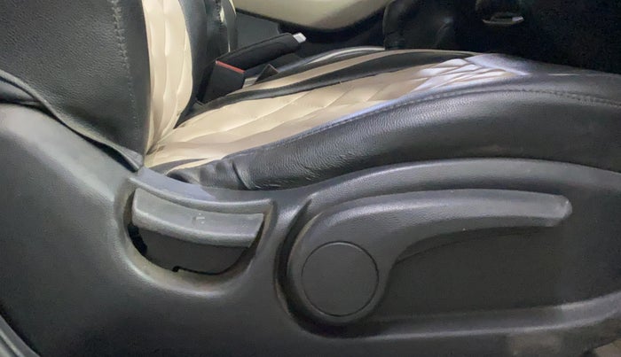 2015 Hyundai Elite i20 SPORTZ 1.2, Petrol, Manual, 20,004 km, Driver Side Adjustment Panel