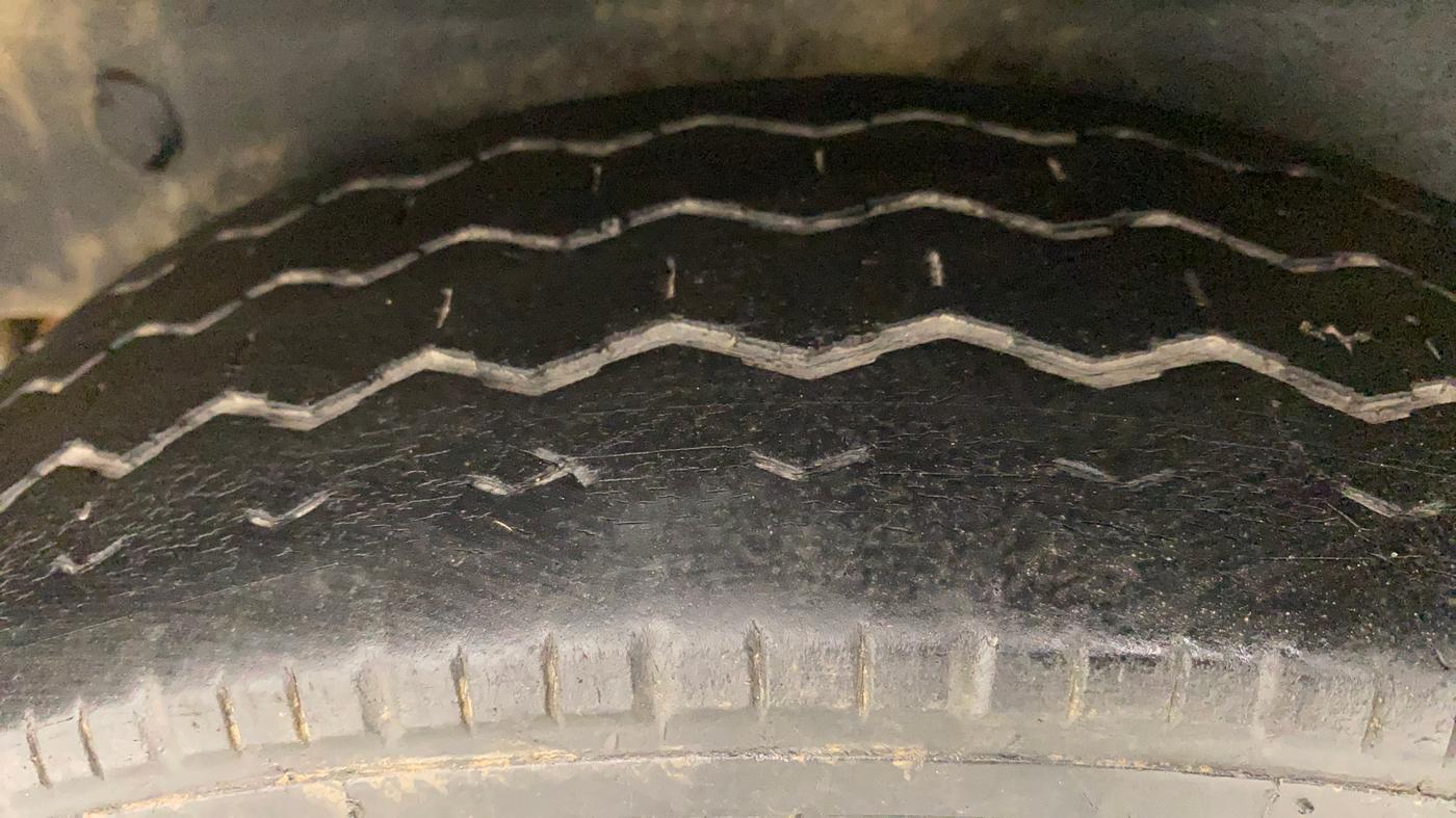 2016 Maruti OMNI E STD, Petrol, Manual, 32,223 km, Left Rear Tyre Tread
