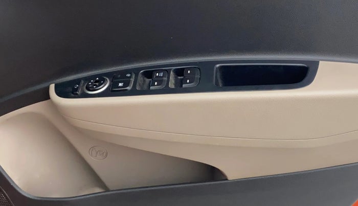 2018 Hyundai Grand i10 SPORTZ (O) AT 1.2 KAPPA VTVT, Petrol, Automatic, 59,569 km, Driver Side Door Panels Control