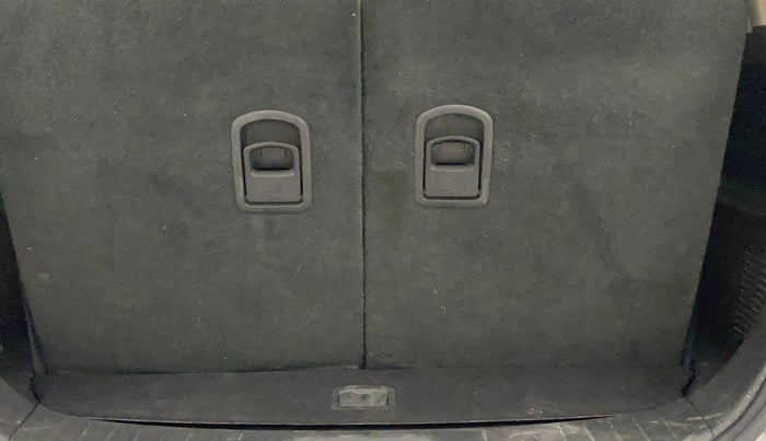 2018 Mahindra XUV500 W9, Diesel, Manual, 95,179 km, Boot Inside