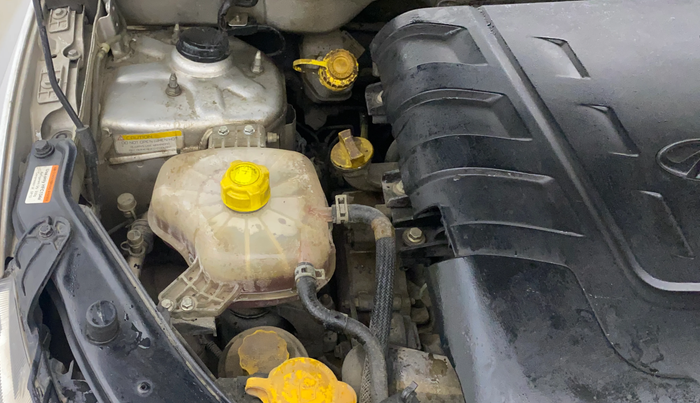 2018 Mahindra XUV500 W9, Diesel, Manual, 95,179 km, Engine View - Right