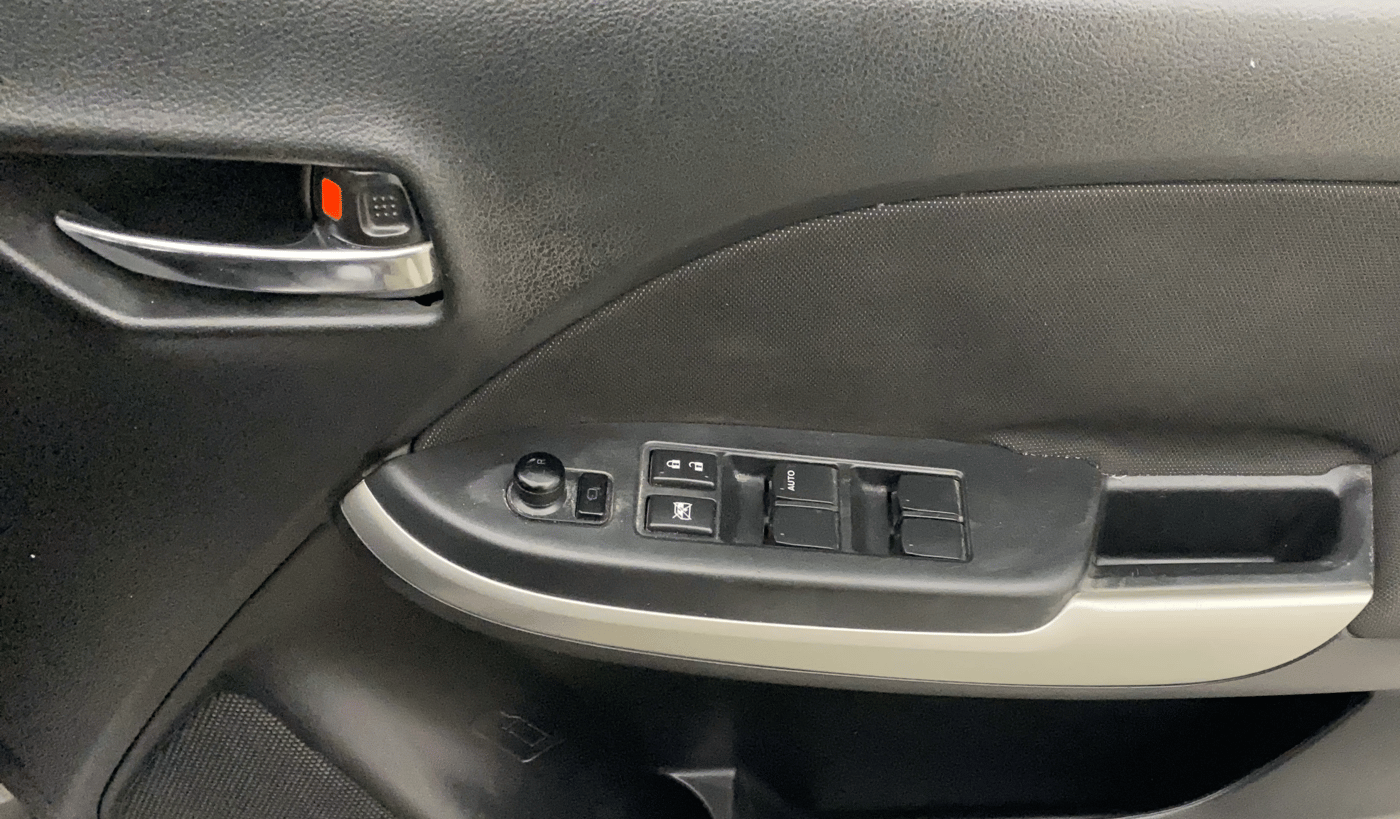 2017 Maruti Baleno ALPHA PETROL 1.2, Petrol, Manual, 74,553 km, Driver Side Door Panels Control
