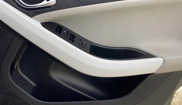 2023 Tata NEXON CREATIVE + SUNROOF 1.5 DIESEL, Diesel, Manual, 33,590 km, Driver Side Door Panels Control