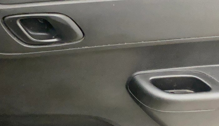 2017 Renault Kwid RXT 1.0, Petrol, Manual, 37,707 km, Driver Side Door Panels Control