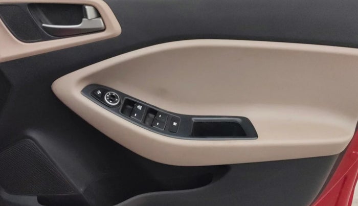 2016 Hyundai Elite i20 SPORTZ 1.2, Petrol, Manual, 1,15,706 km, Driver Side Door Panels Control