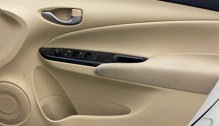 2018 Toyota YARIS V MT, Petrol, Manual, 1,27,552 km, Driver Side Door Panels Control