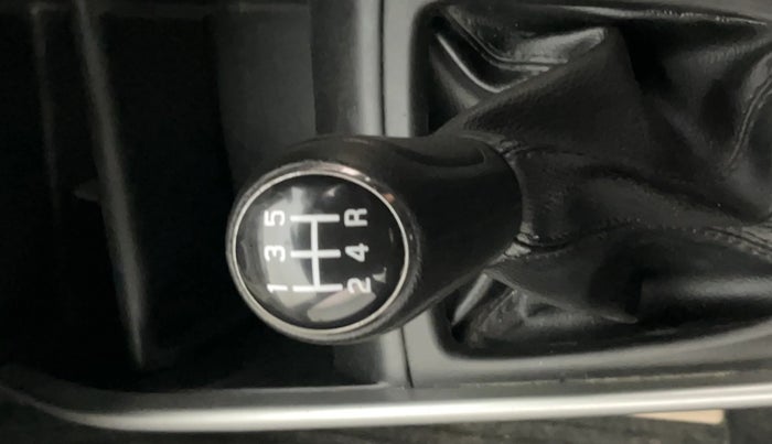 2016 Maruti Baleno DELTA PETROL 1.2, Petrol, Manual, 1,01,471 km, Gear Lever