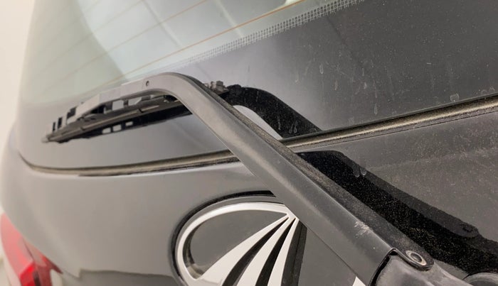 2016 Mahindra Kuv100 K8 6 STR, Petrol, Manual, 32,042 km, Rear Wiper