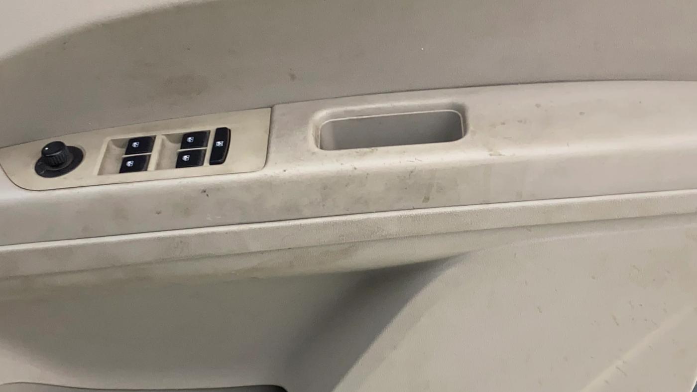 2019 Mahindra MARAZZO M4 8 STR, Diesel, Manual, 1,11,700 km, Driver Side Door Panels Control