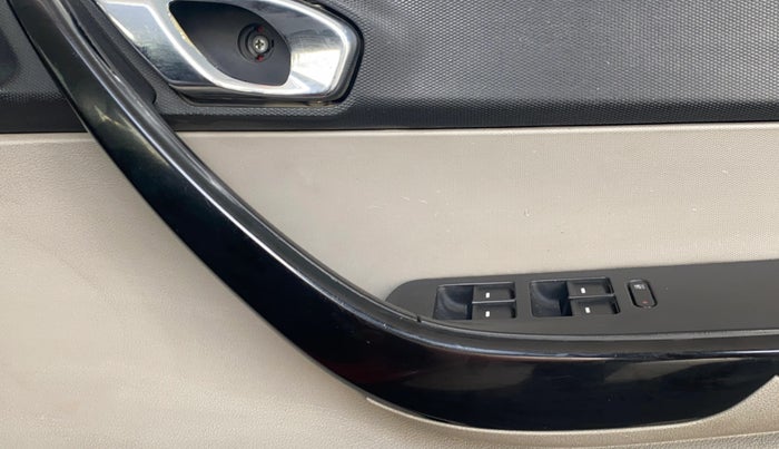 2017 Tata Tiago XZ PETROL, Petrol, Manual, 56,314 km, Driver Side Door Panels Control