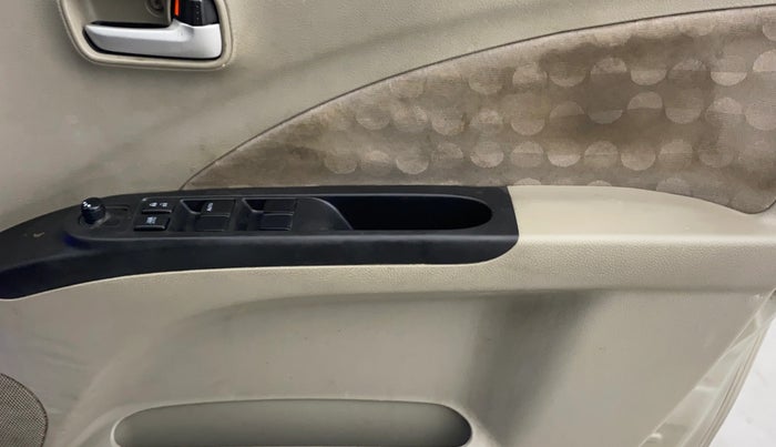 2015 Maruti Celerio ZXI, Petrol, Manual, 1,20,948 km, Driver Side Door Panels Control