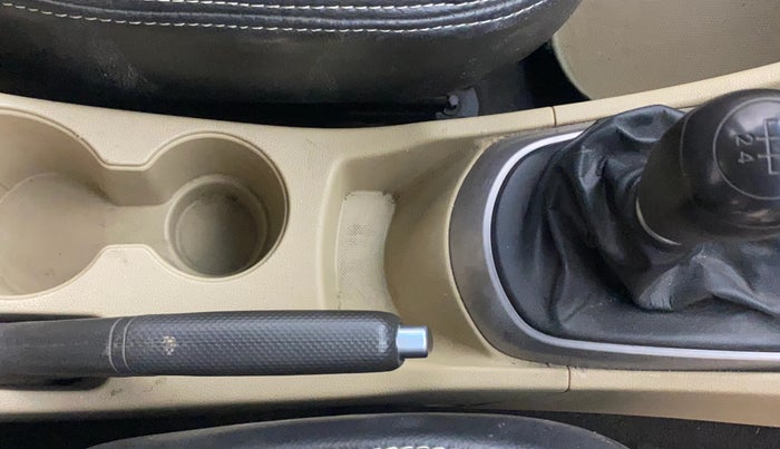 2015 Hyundai Verna FLUIDIC 4S 1.6 VTVT S(O), Petrol, Manual, 52,154 km, Gear Lever