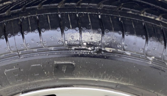 2016 Toyota Corolla Altis G CVT PETROL, Petrol, Automatic, 35,337 km, Right Front Tyre Tread