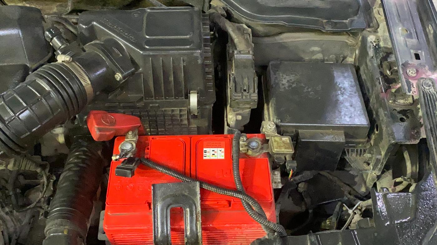 2022 Mahindra XUV300 W6 1.5 Diesel, Diesel, Manual, 68,922 km, Engine View - Left