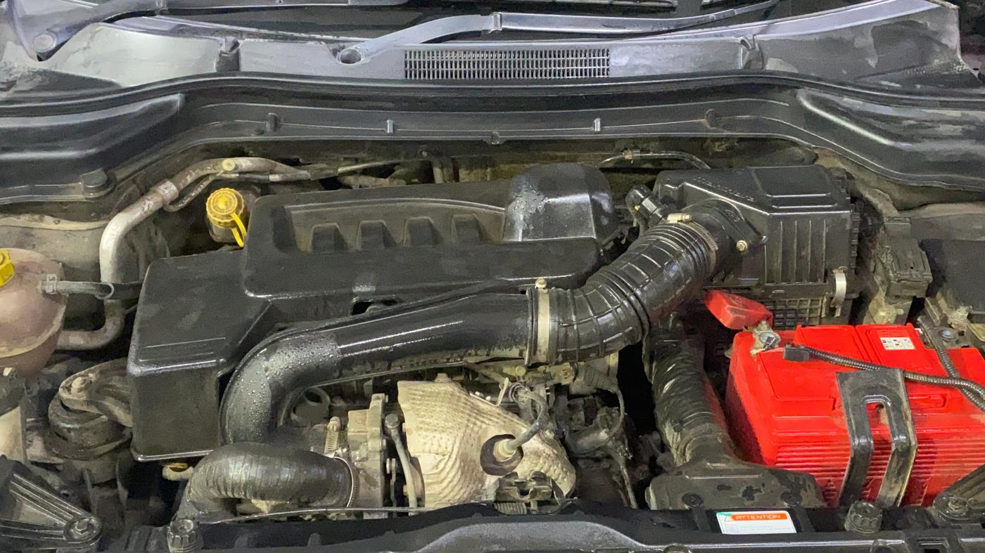 2022 Mahindra XUV300 W6 1.5 Diesel, Diesel, Manual, 68,922 km, Engine View