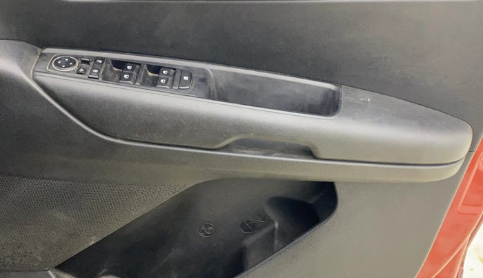 2020 KIA SONET HTK PLUS 1.2, Petrol, Manual, 61,598 km, Driver Side Door Panels Control