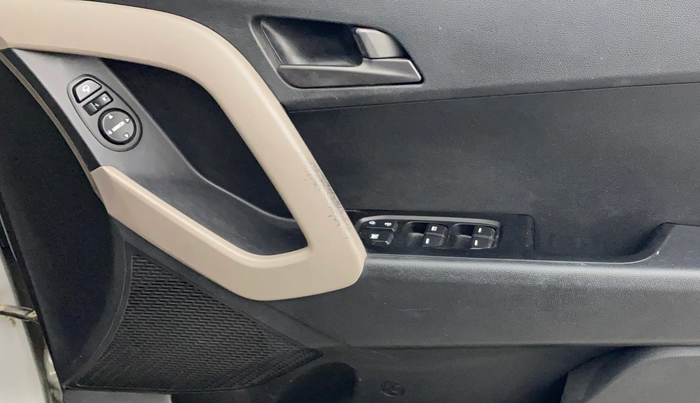 2016 Hyundai Creta SX PLUS 1.6 PETROL, Petrol, Manual, 1,05,128 km, Driver Side Door Panels Control