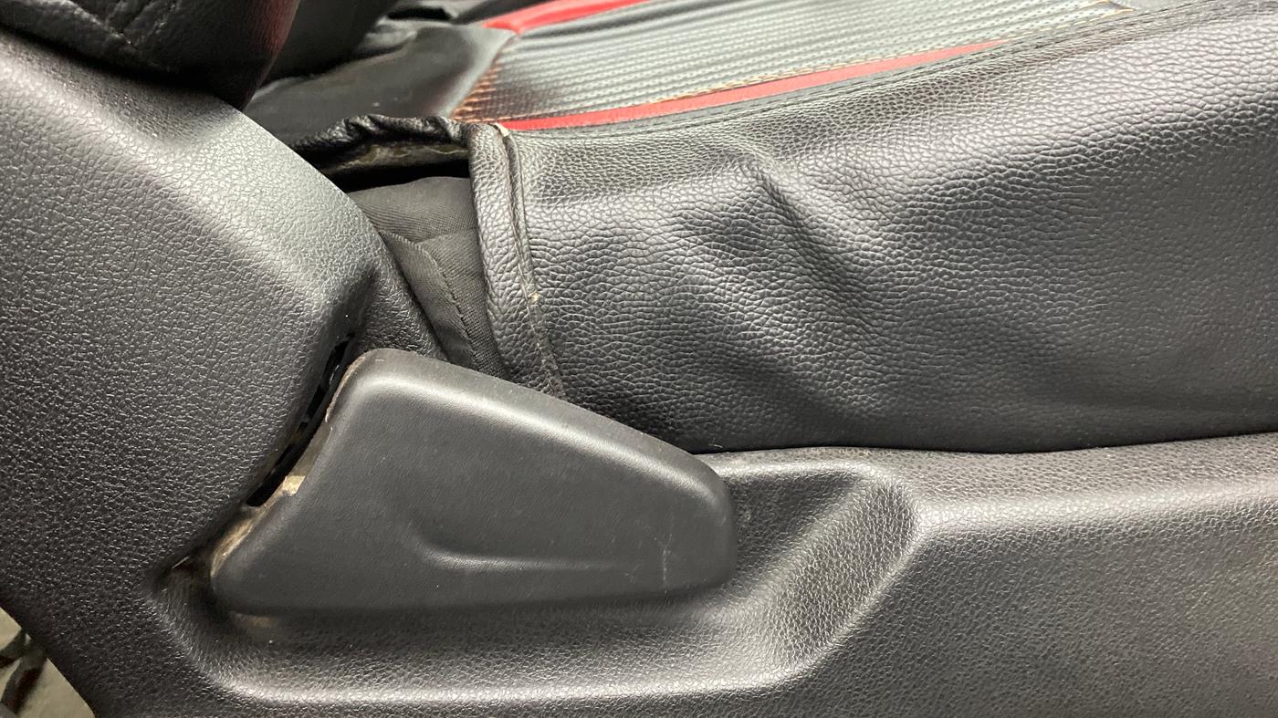 2018 Renault Kwid 1.0 RXT Opt, Petrol, Manual, 57,289 km, Driver Side Adjustment Panel
