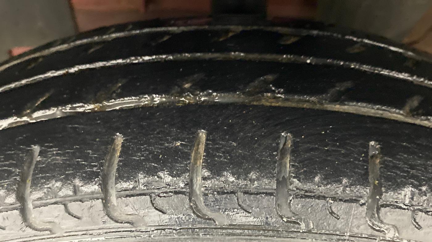 2018 Renault Kwid 1.0 RXT Opt, Petrol, Manual, 57,289 km, Left Front Tyre Tread