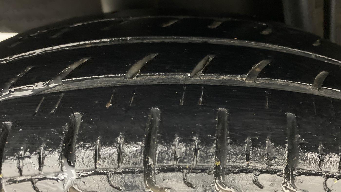 2018 Renault Kwid 1.0 RXT Opt, Petrol, Manual, 57,289 km, Right Rear Tyre Tread