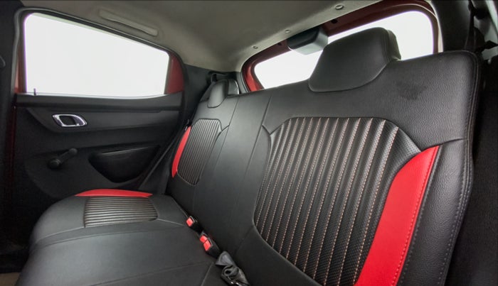 2018 Renault Kwid 1.0 RXT Opt, Petrol, Manual, 57,289 km, Right Side Rear Door Cabin