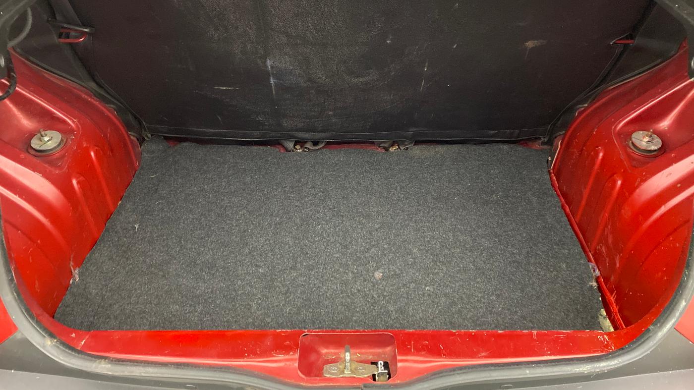 2018 Renault Kwid 1.0 RXT Opt, Petrol, Manual, 57,289 km, Boot Inside