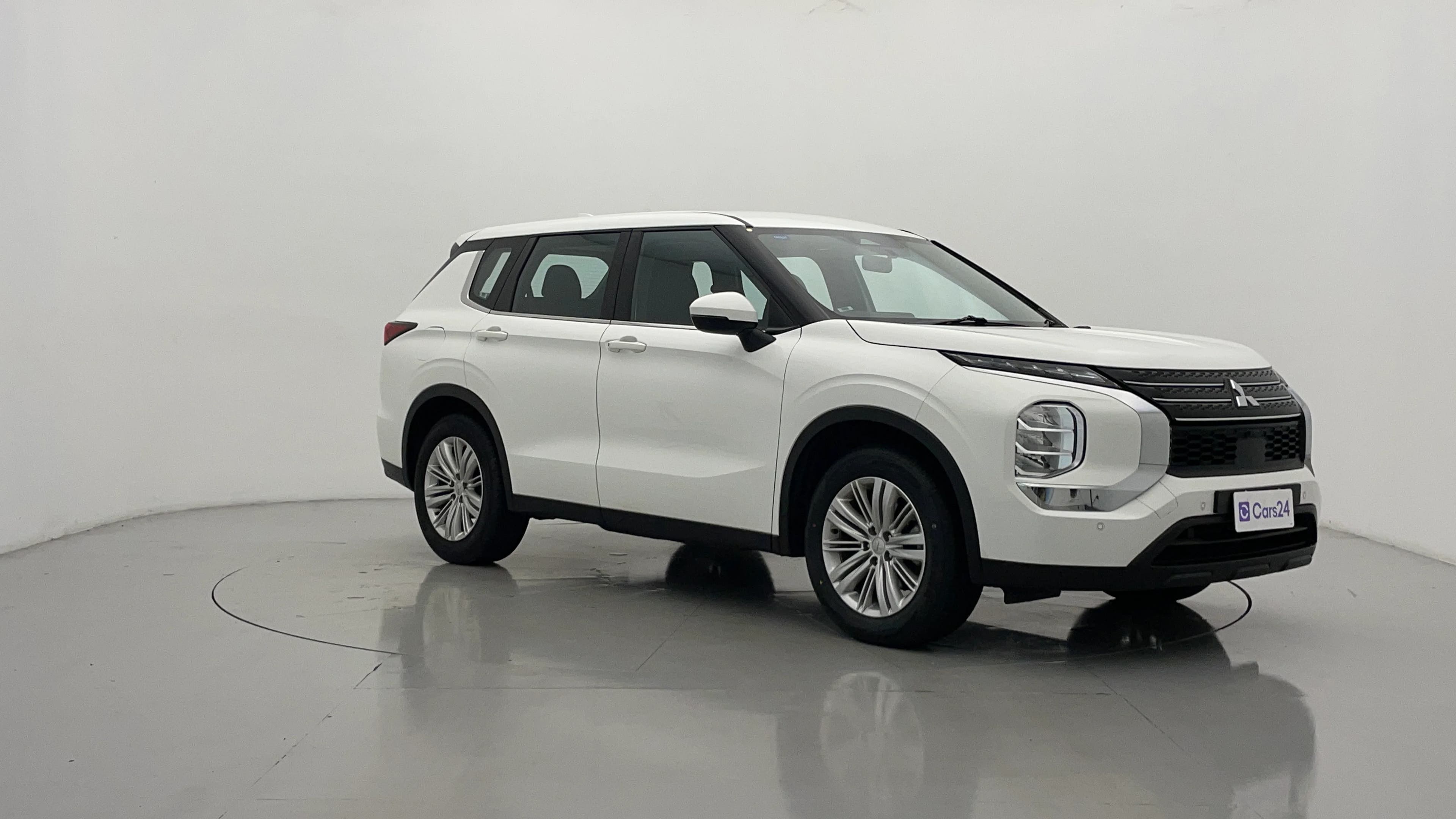 Mitsubishi Outlander image