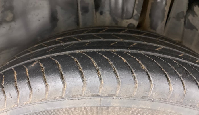 2020 Maruti Vitara Brezza VXI, Petrol, Manual, 90,502 km, Left Rear Tyre Tread
