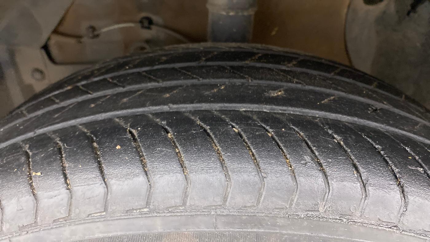 2020 Maruti Vitara Brezza VXI, Petrol, Manual, 90,502 km, Left Front Tyre Tread