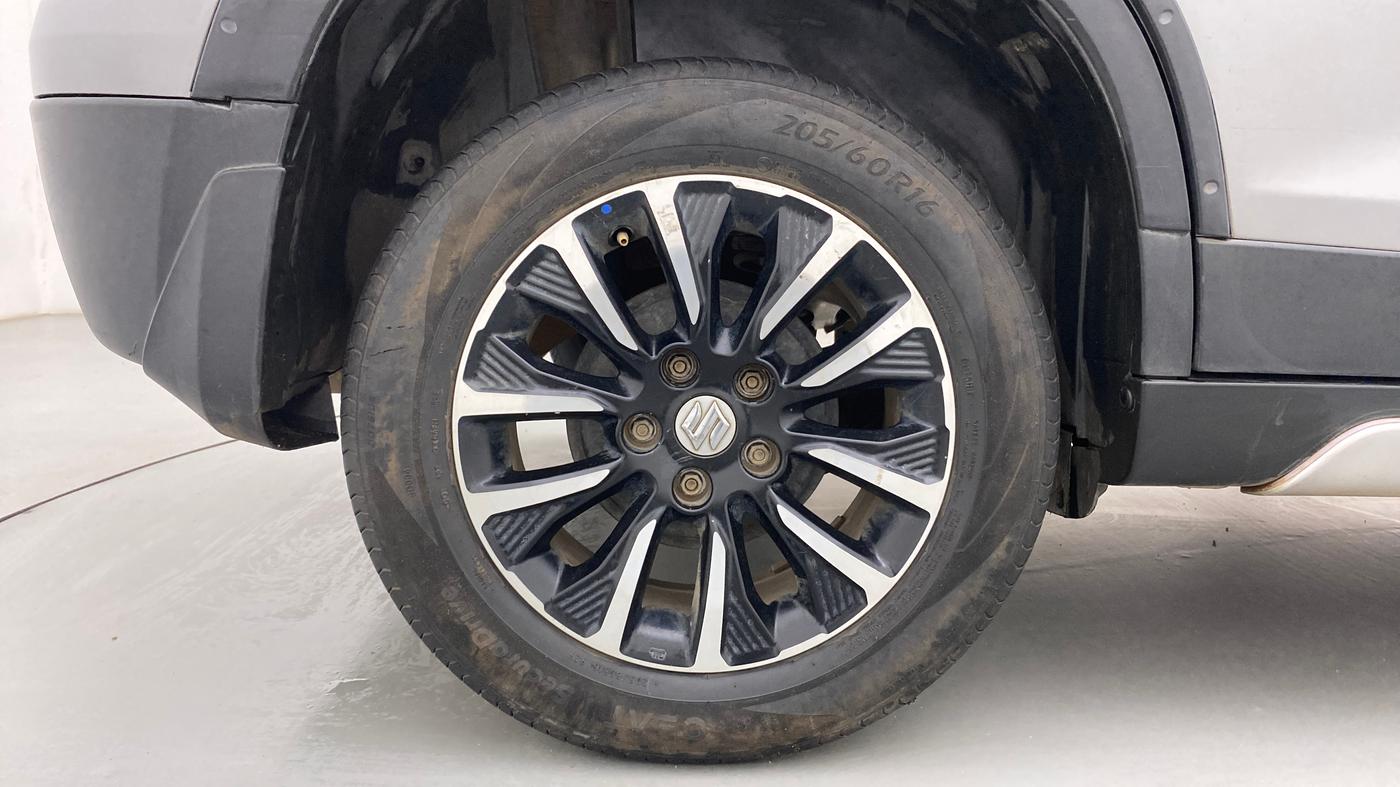 2020 Maruti Vitara Brezza VXI, Petrol, Manual, 90,502 km, Right Rear Wheel