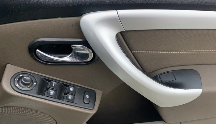 2018 Renault Duster 110 PS RXZ DIESEL, Diesel, Manual, 40,910 km, Driver Side Door Panels Control